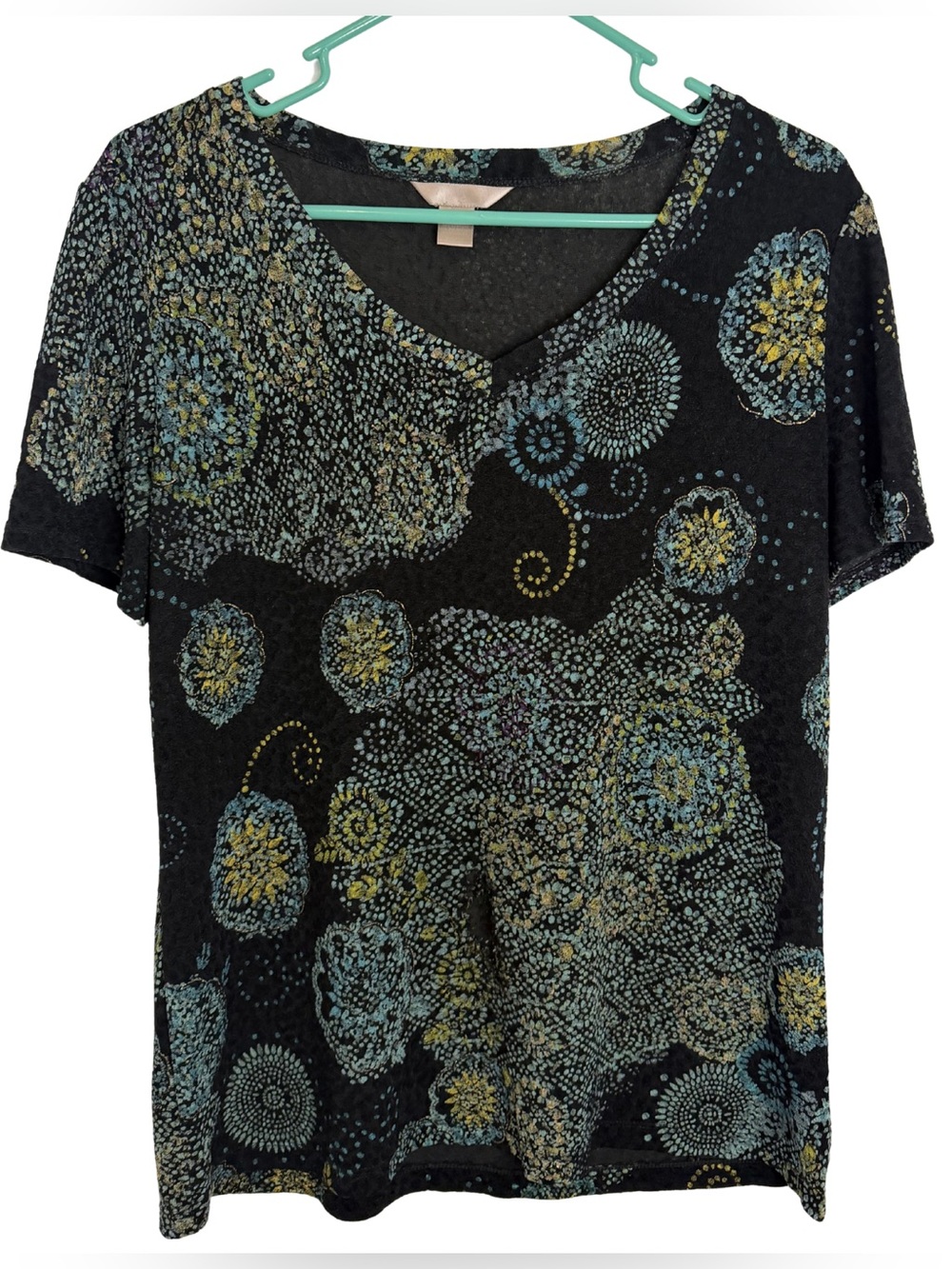 3/$20 White Stag Black, Blue & Yellow V-Neck Short Sleeve Shirt Size Medium